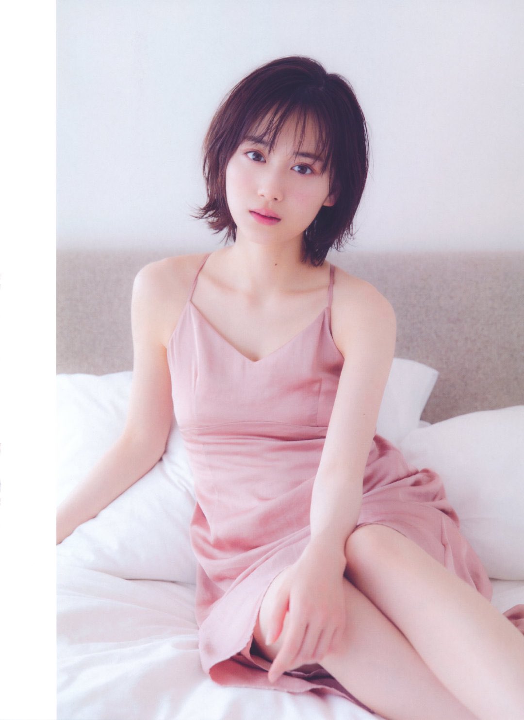 山下美月 グラビア画像① 10枚目