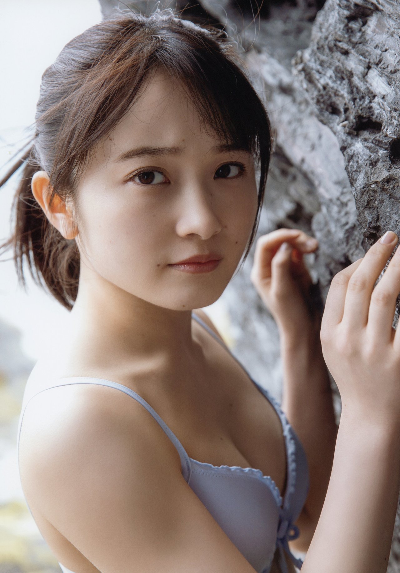 森戸知沙希(モーニング娘)グラビア水着画像① 11枚目