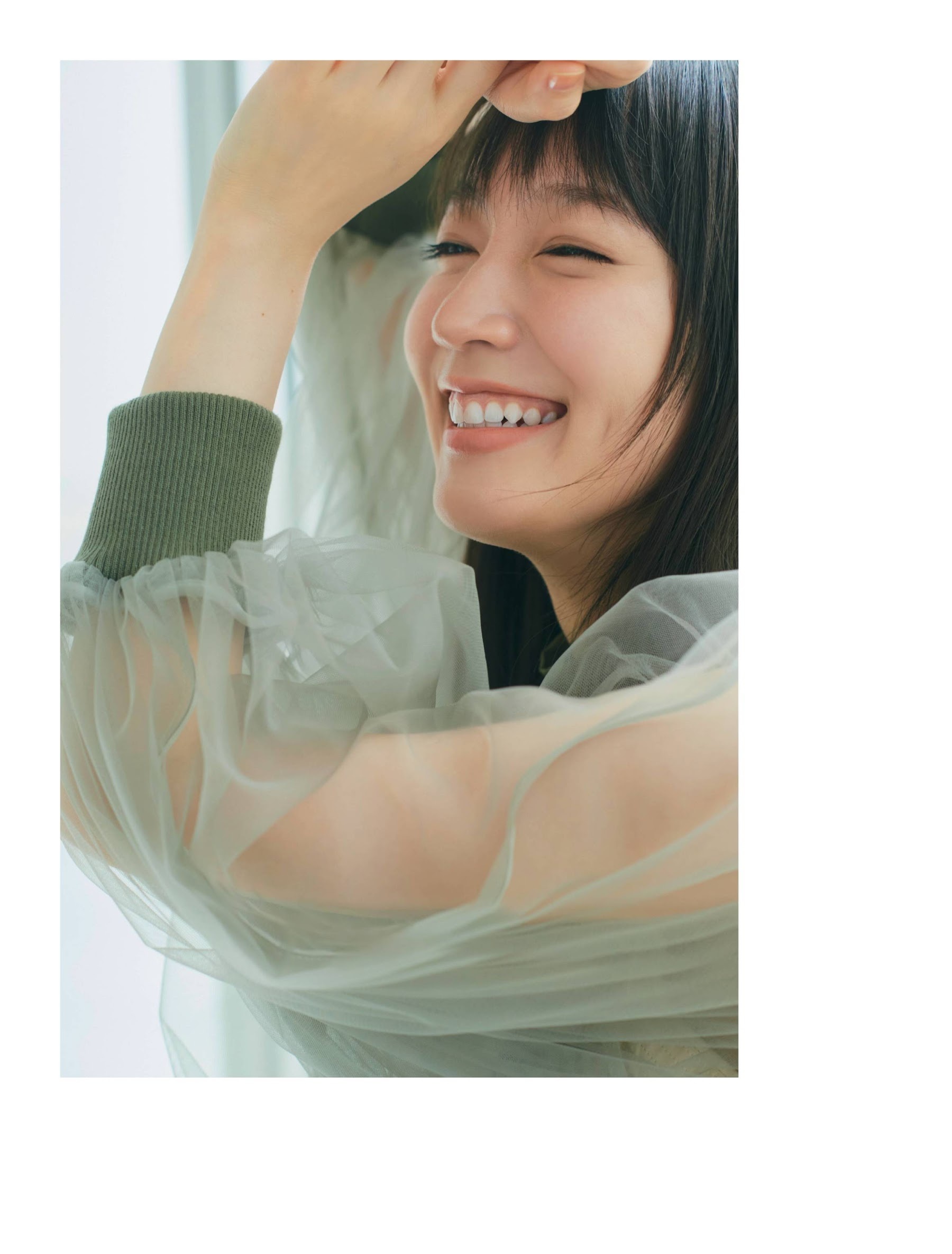 吉岡里帆 グラビア水着画像① 18枚目