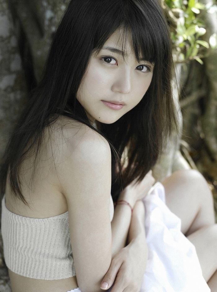 髙野真央 最新グラビア水着画像③ 14枚目