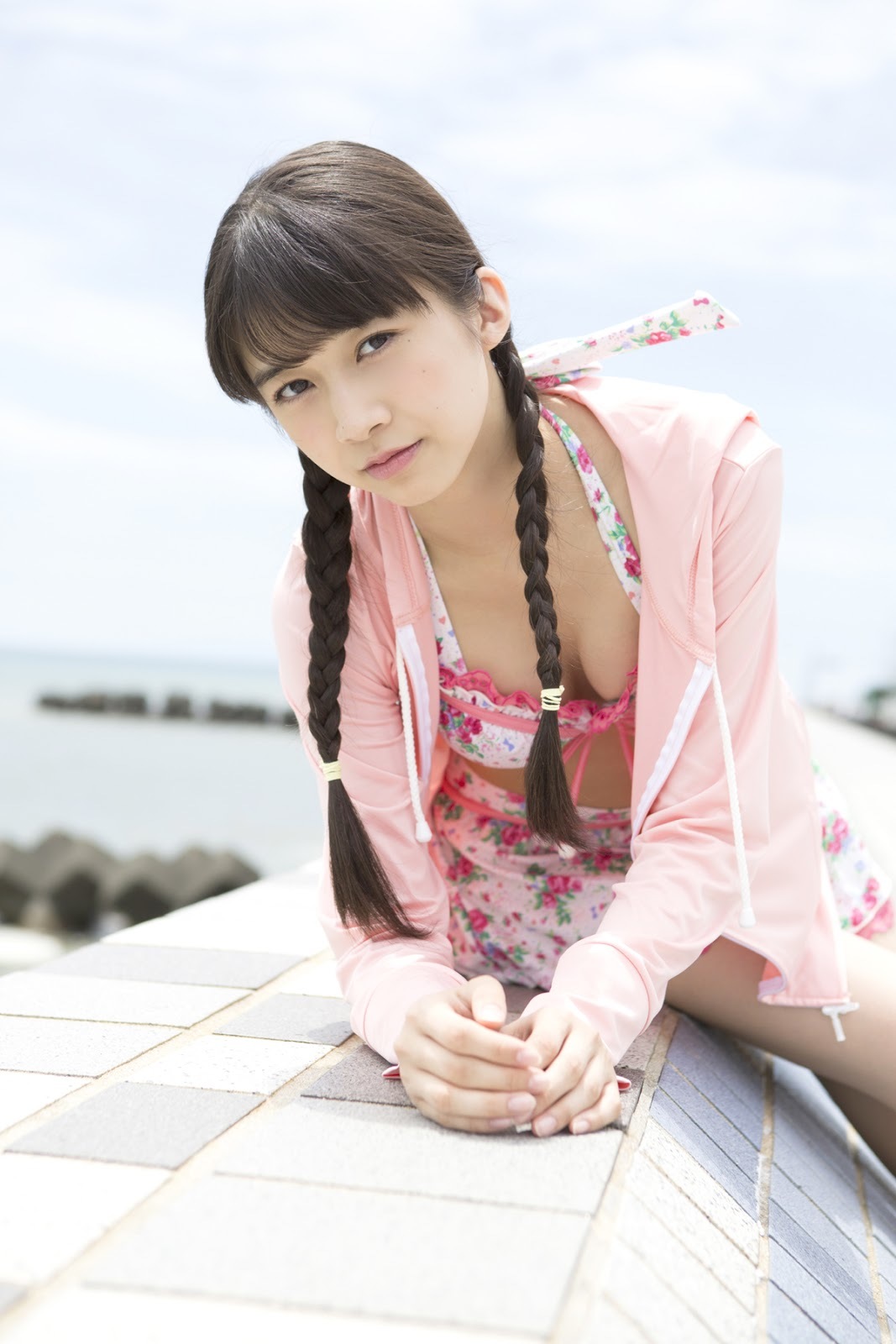 牧野真莉愛 最新グラビア水着画像⑦ 17枚目