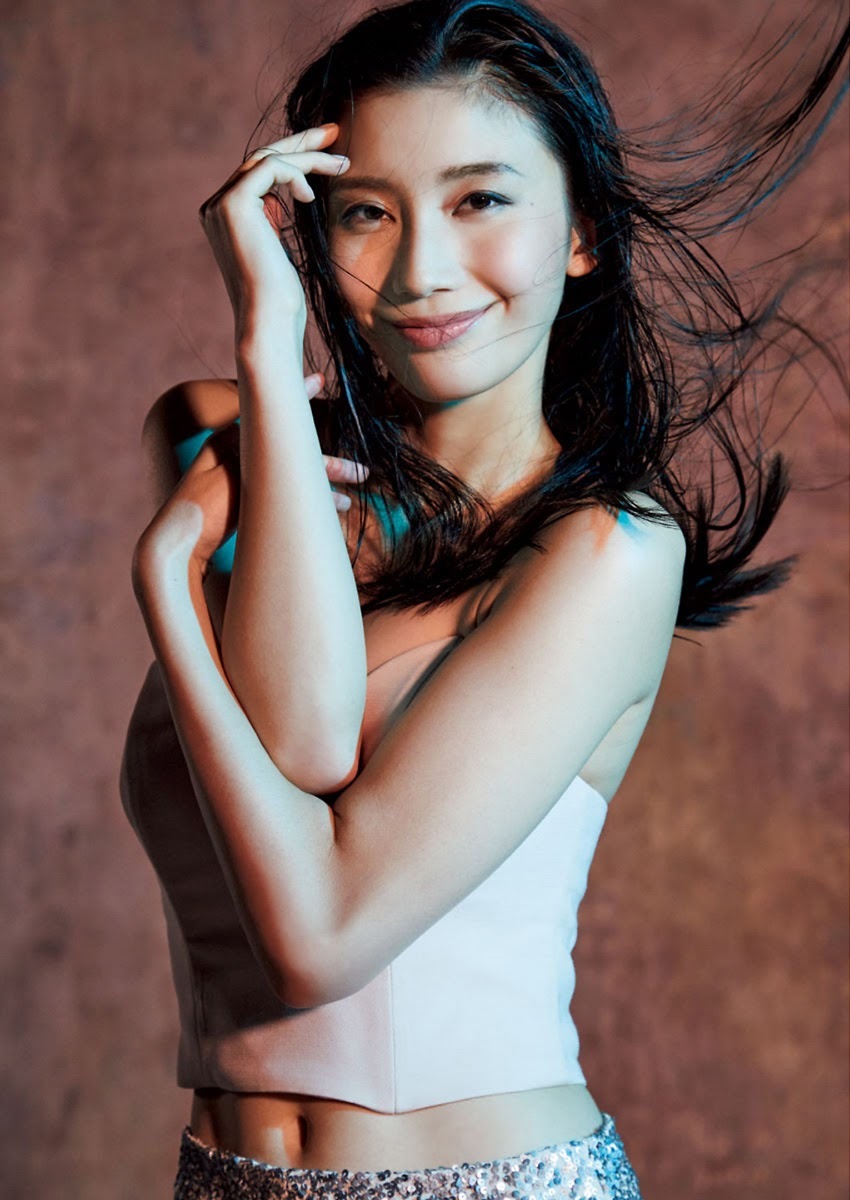 小倉ゆうか(小倉優香)最新グラビア水着画像⑤ 9枚目