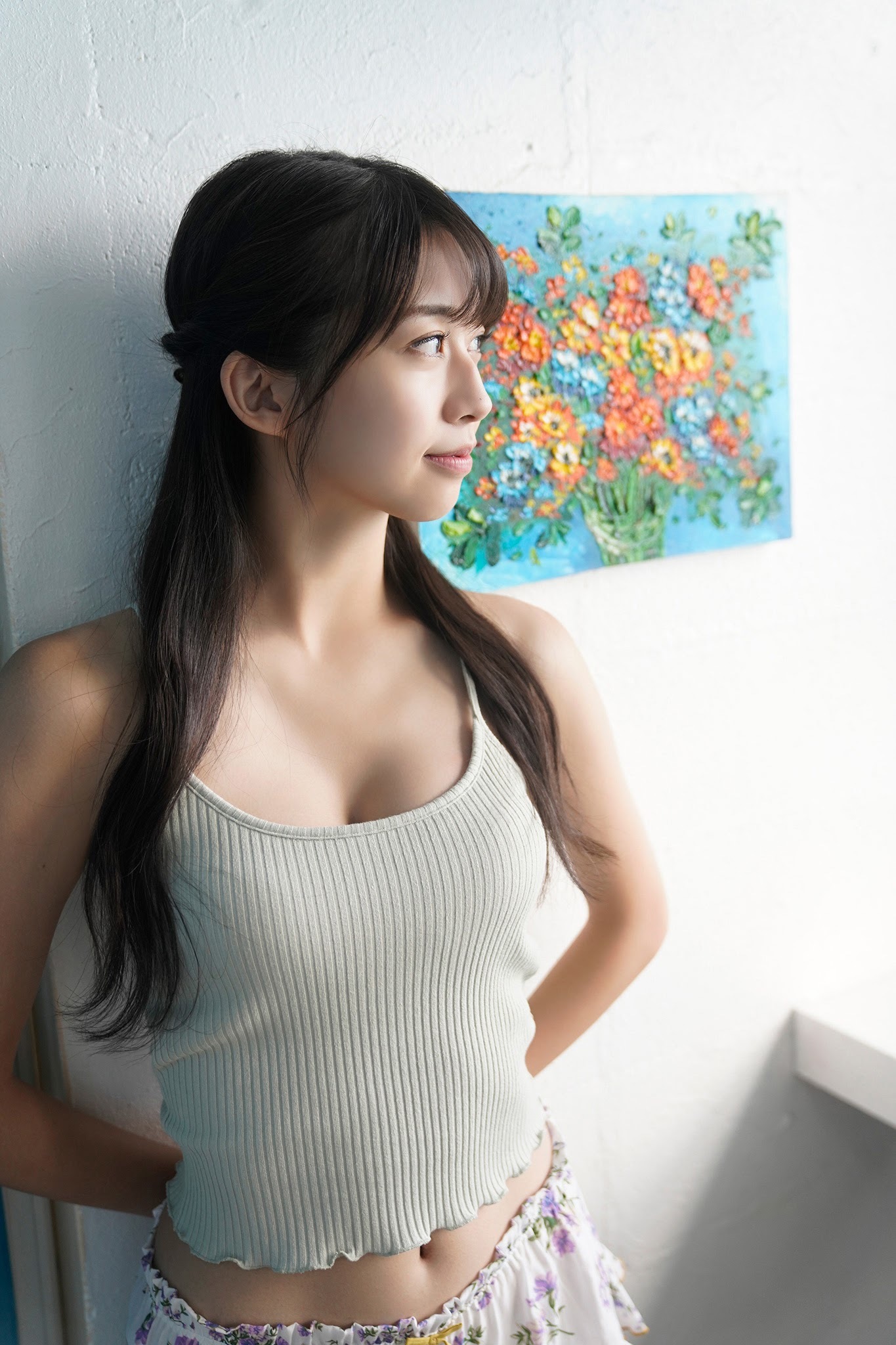 牧野真莉愛(モーニング娘) グラビア水着画像① 7枚目
