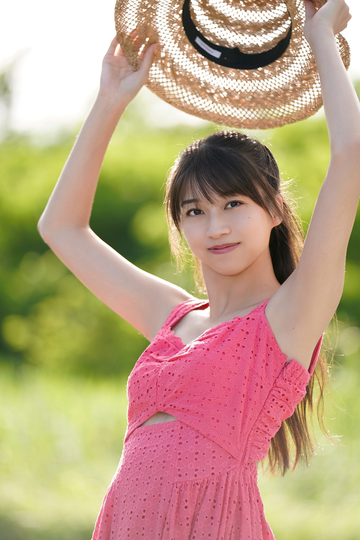 牧野真莉愛(モーニング娘) グラビア水着画像① 21枚目