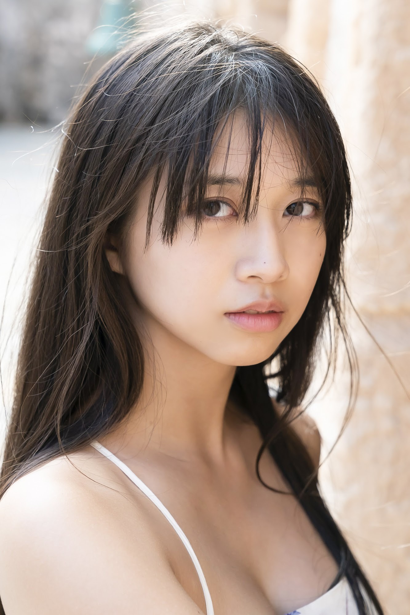 牧野真莉愛(モーニング娘) グラビア水着画像① 28枚目