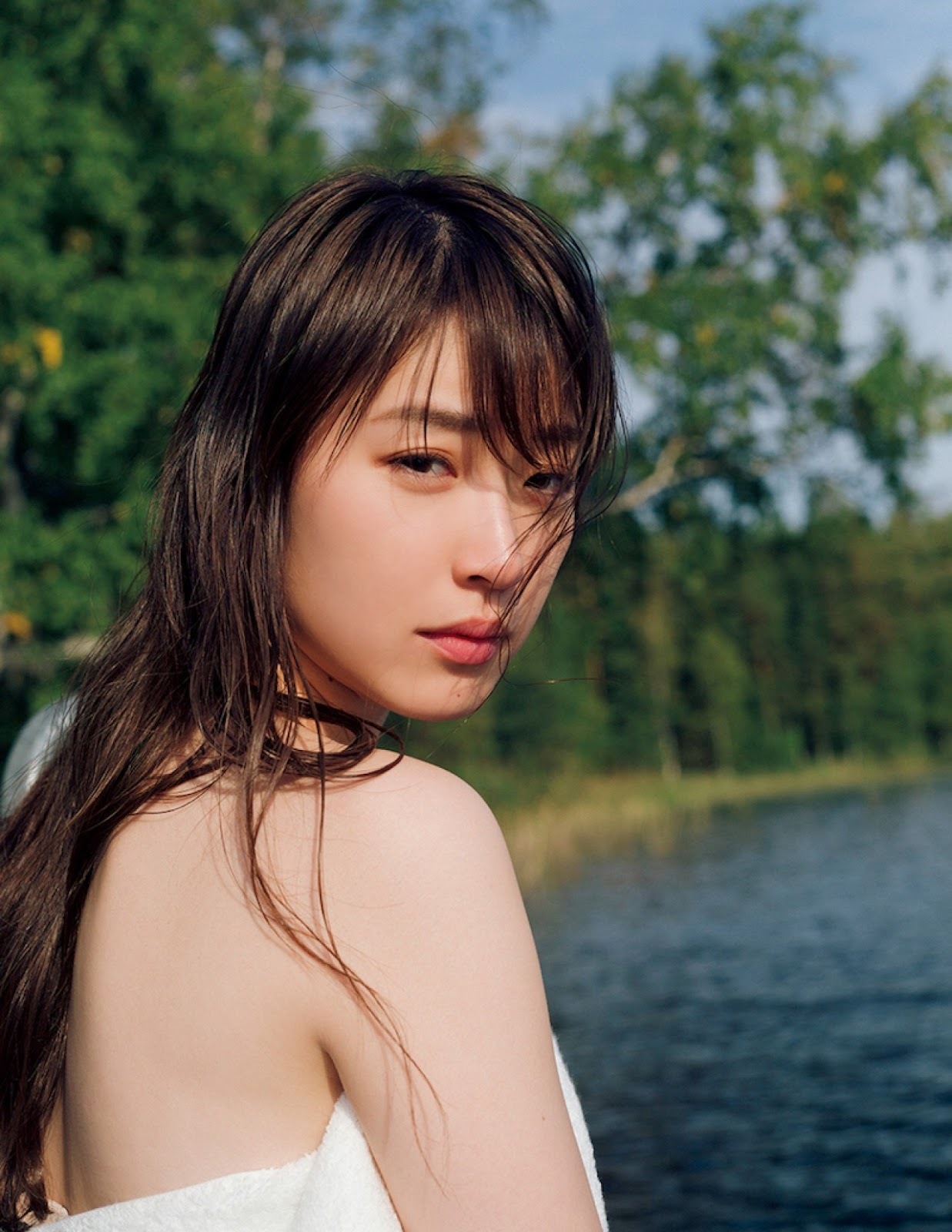 高山一実 グラビア水着画像① 21枚目