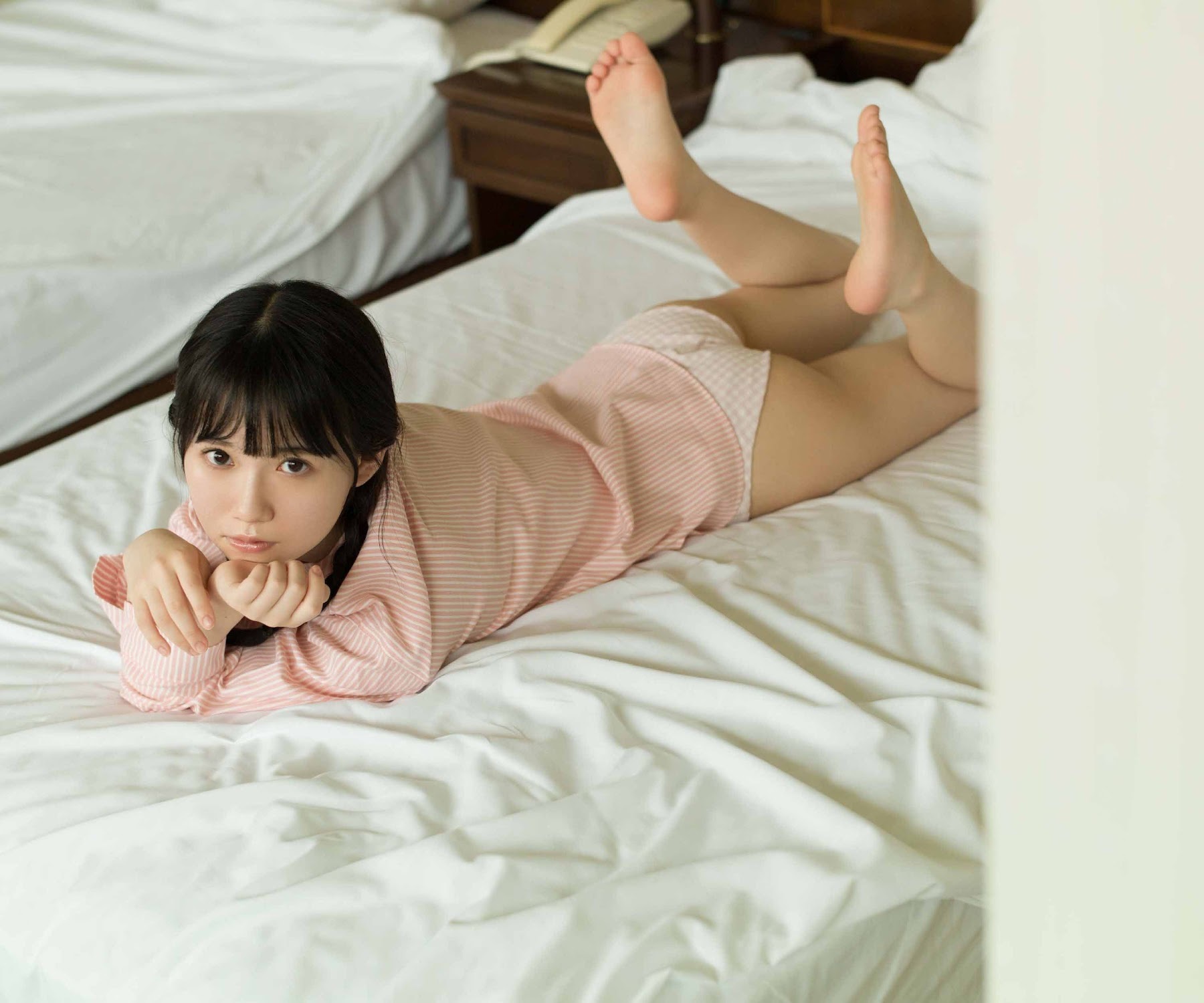 新居歩美 最新グラビア水着画像 3枚目