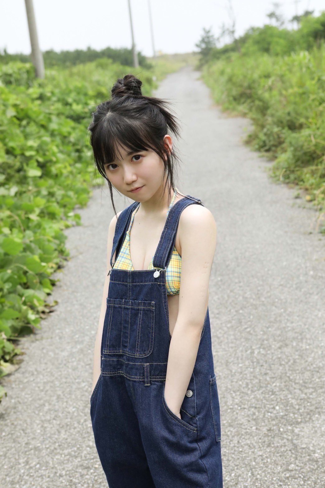 新居歩美 最新グラビア水着画像 10枚目