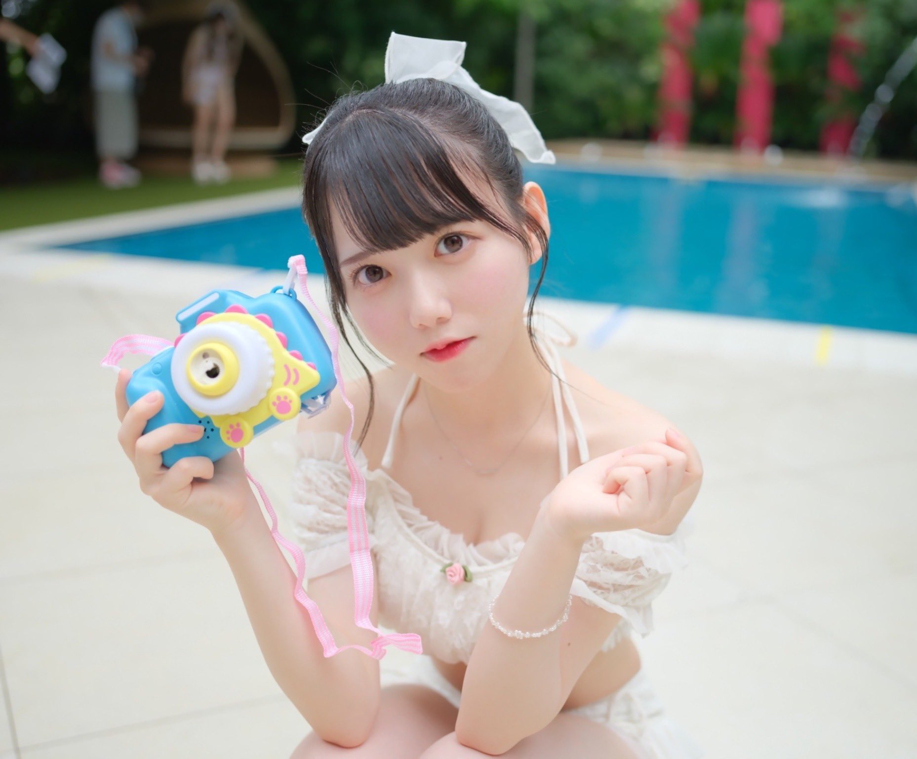 新居歩美 最新グラビア水着画像 11枚目
