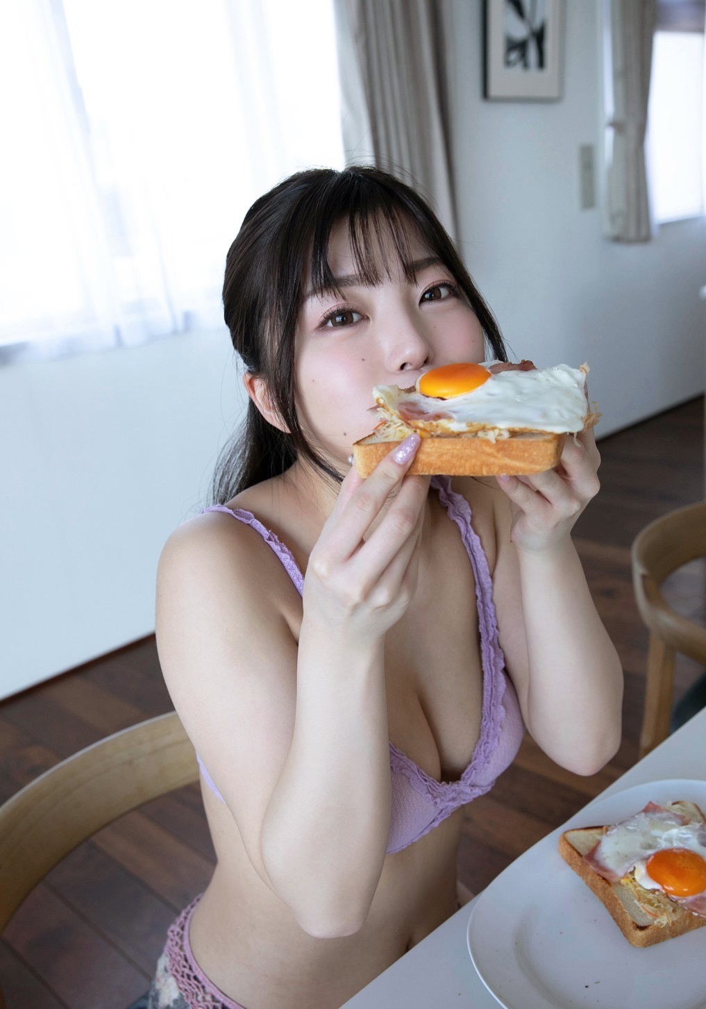 もも(バーレスク東京)最新グラビア水着画像 18枚目