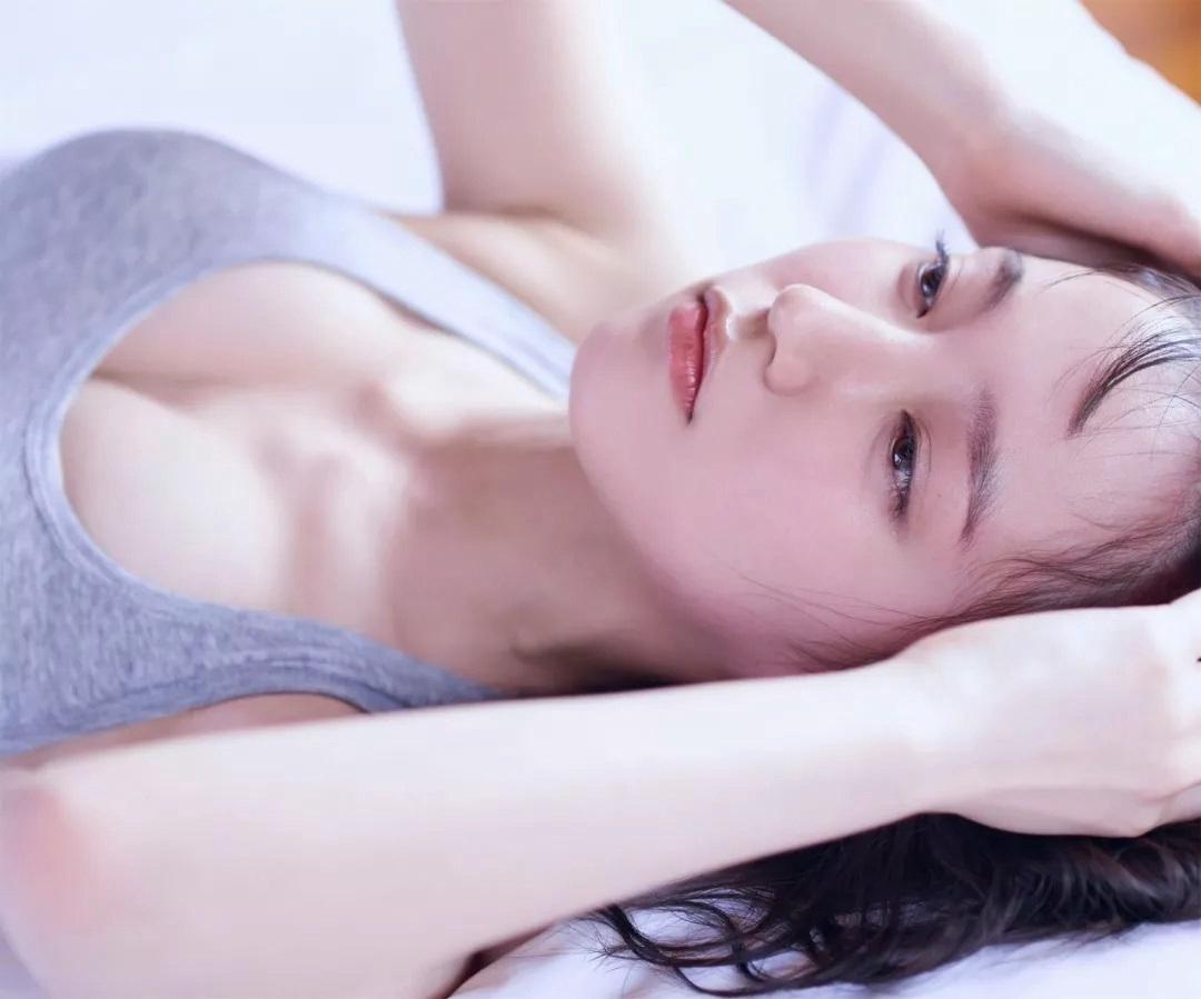 吉岡里帆 - デジタル週プレ写真集 「ロングロングバケーション」  2枚目