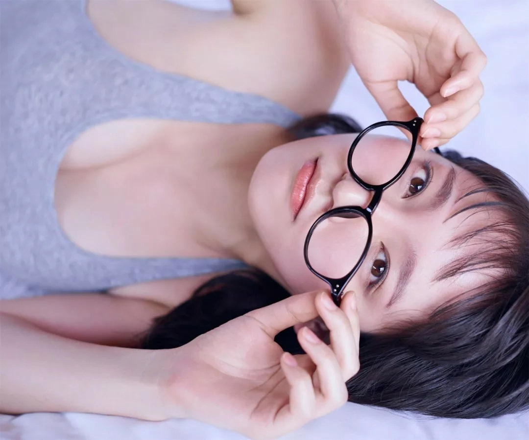 吉岡里帆 - デジタル週プレ写真集 「ロングロングバケーション」  3枚目