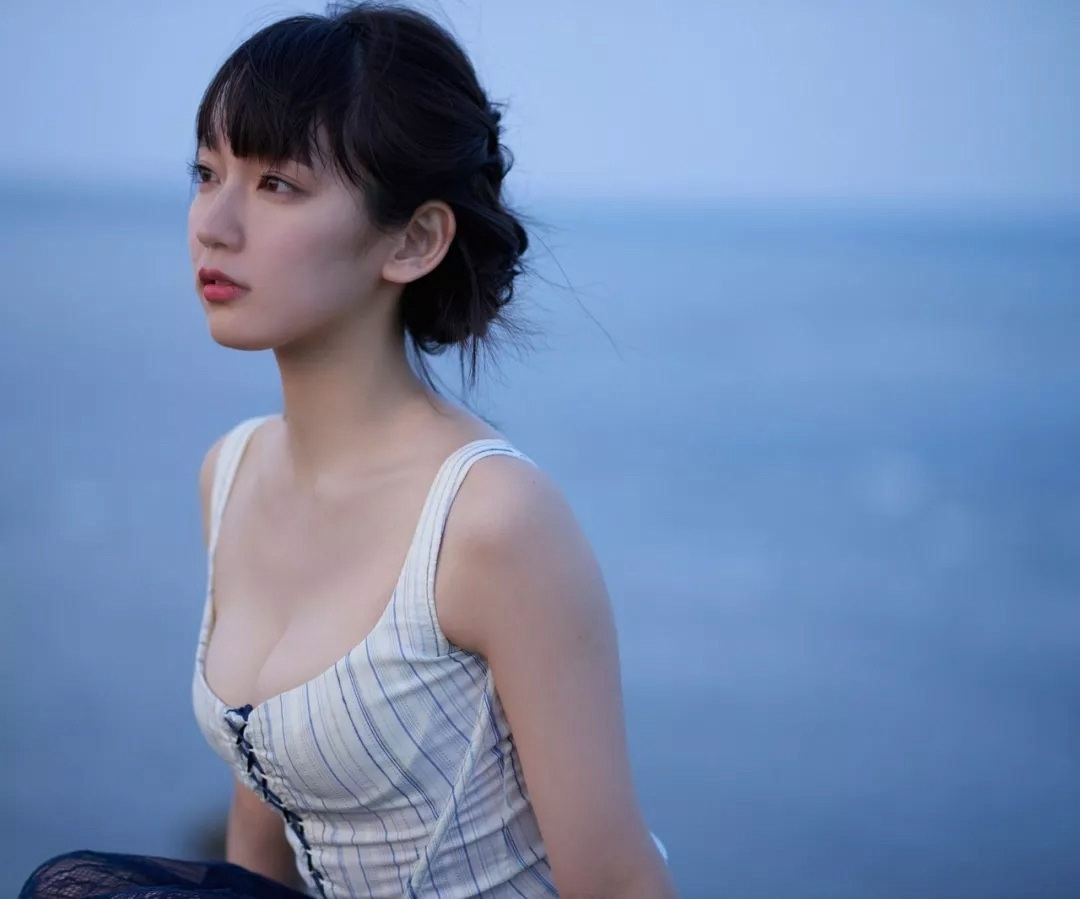 吉岡里帆 - デジタル週プレ写真集 「ロングロングバケーション」  10枚目