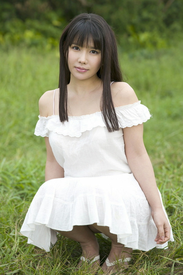 新垣優香 - デジタル写真集 「プルプルさせて…」  12枚目