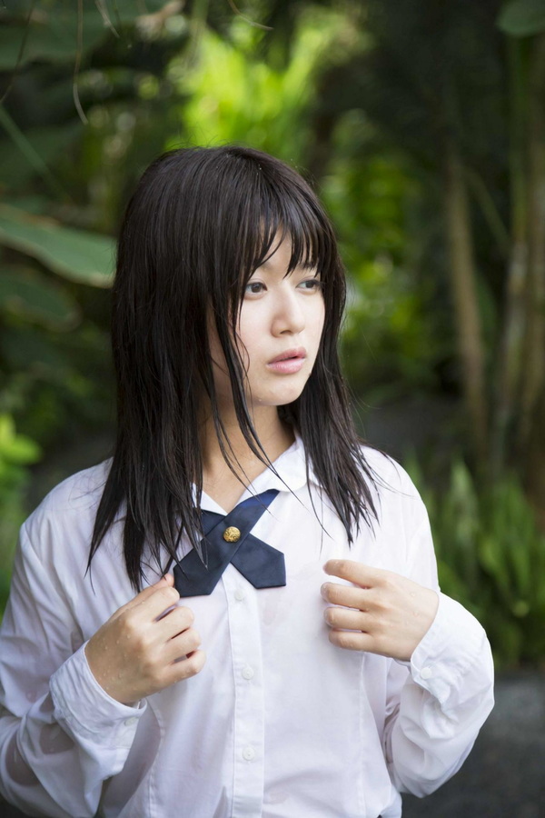 小林礼奈 - アイドルニッポン 「妄想激情〜制服を脱がされちゃった〜」  17枚目
