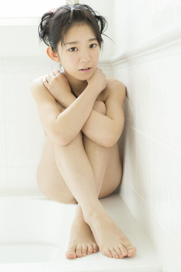 長澤茉里奈 - Bamboo e-Book 「ピュア美少女登場」  17枚目
