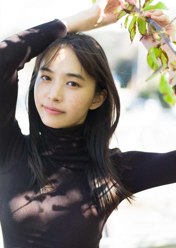 井桁弘恵 - YJ PHOTO BOOK 「ドラマティック」  14枚目