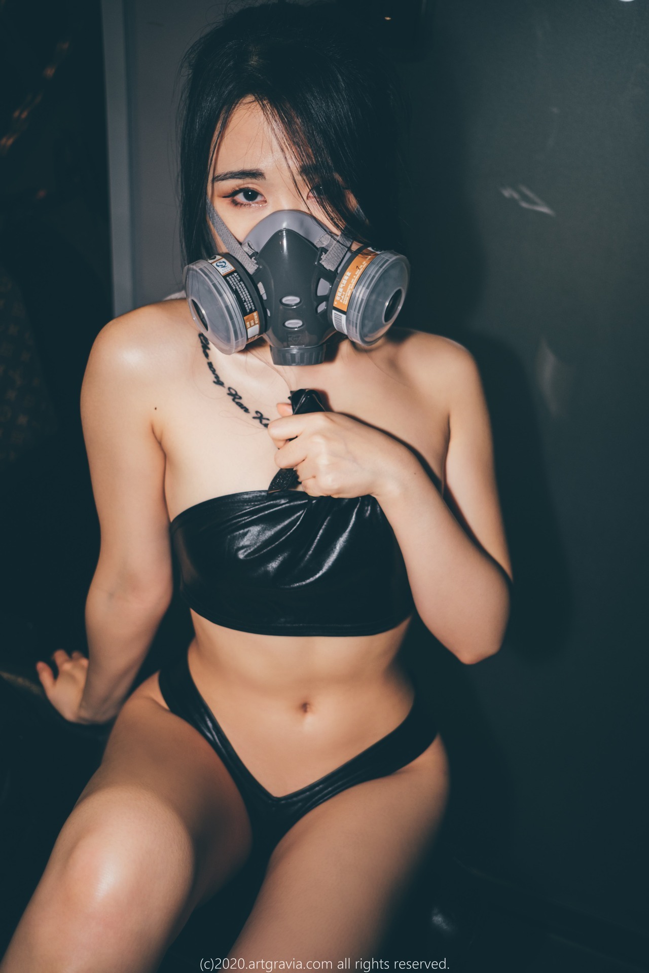 ガスマスクの女 黒レザー水着ビキニ ニップレスビキニ 全身網タイツ Mingming 밍밍 1枚目