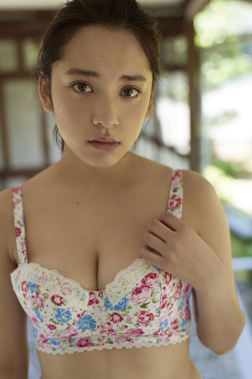 都丸紗也華 水着グラビア みんな大好きグラビアクイーン 26枚目