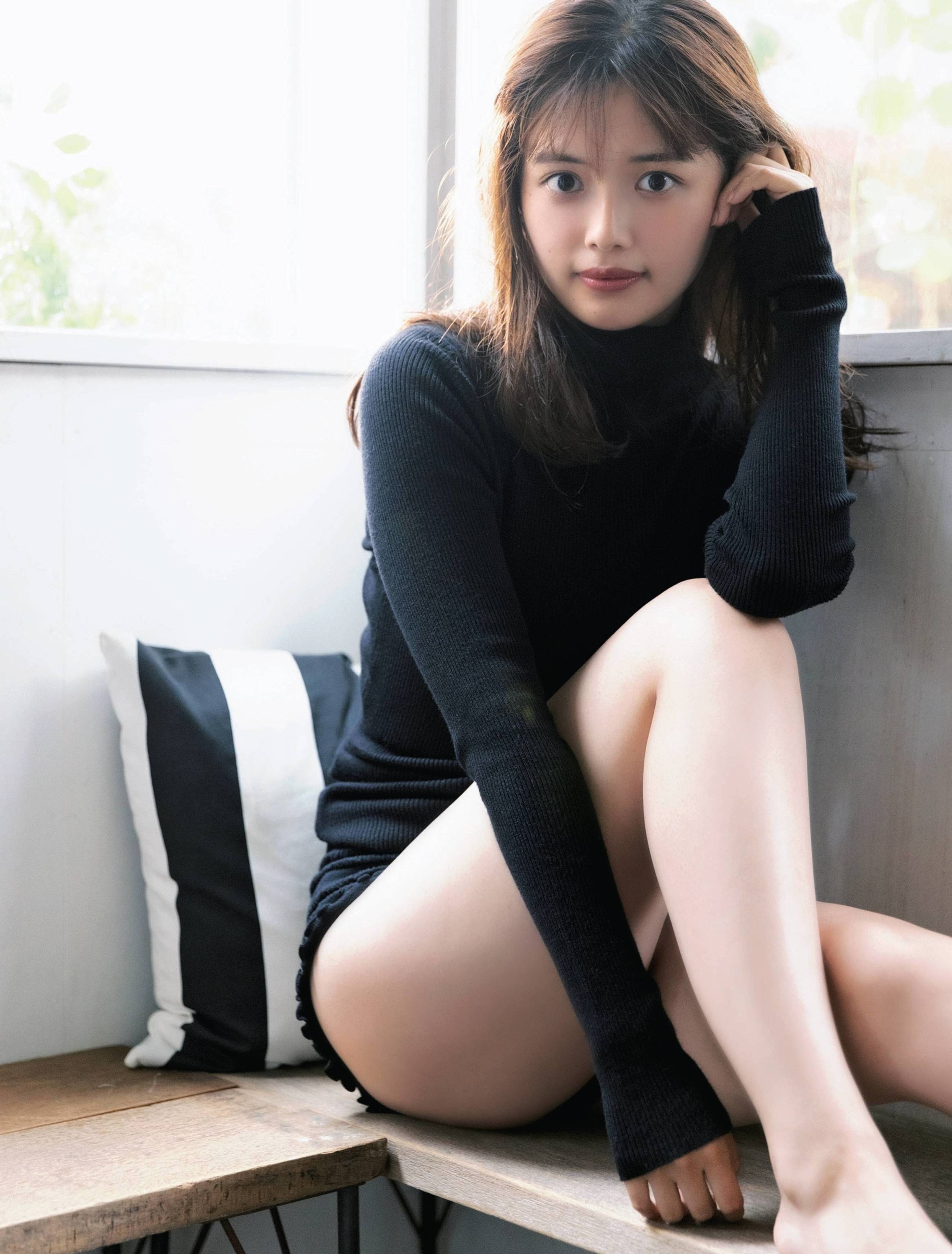 森日菜美 最新グラビア水着画像③ 13枚目