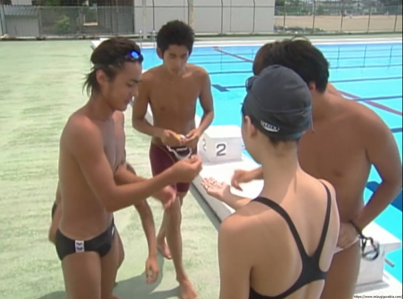 相武紗季 競泳水着 ウォーターボーイズ シンクロ指導シーン 2003 14枚目