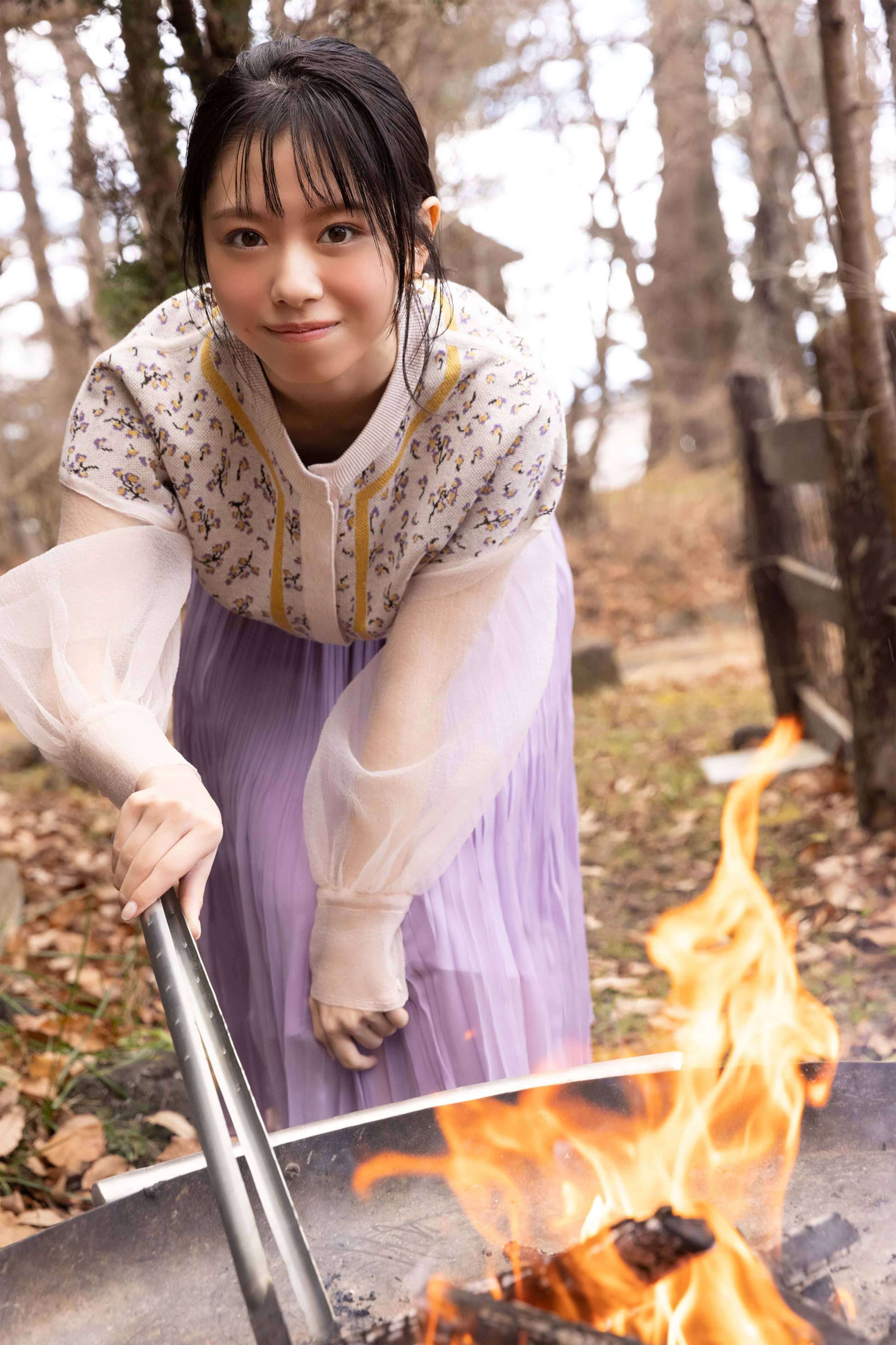 峰島こまき 水着グラビア 彼女と森の隠れ家にお出かけ。 開放的になった姿を激写した! ナナランド 12枚目