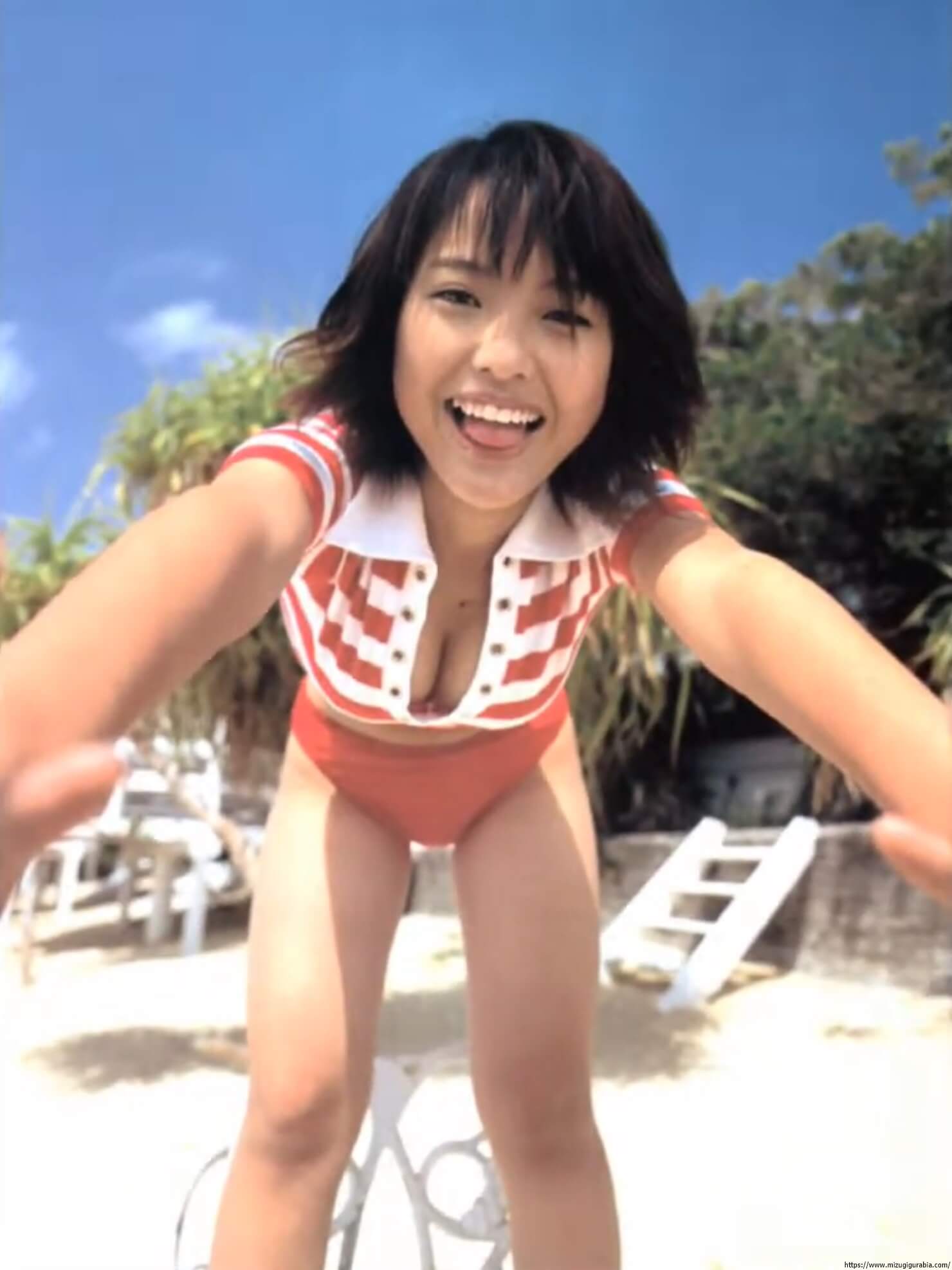 伊藤瞳 水着グラビアFカップグラビアアイドル 2枚目