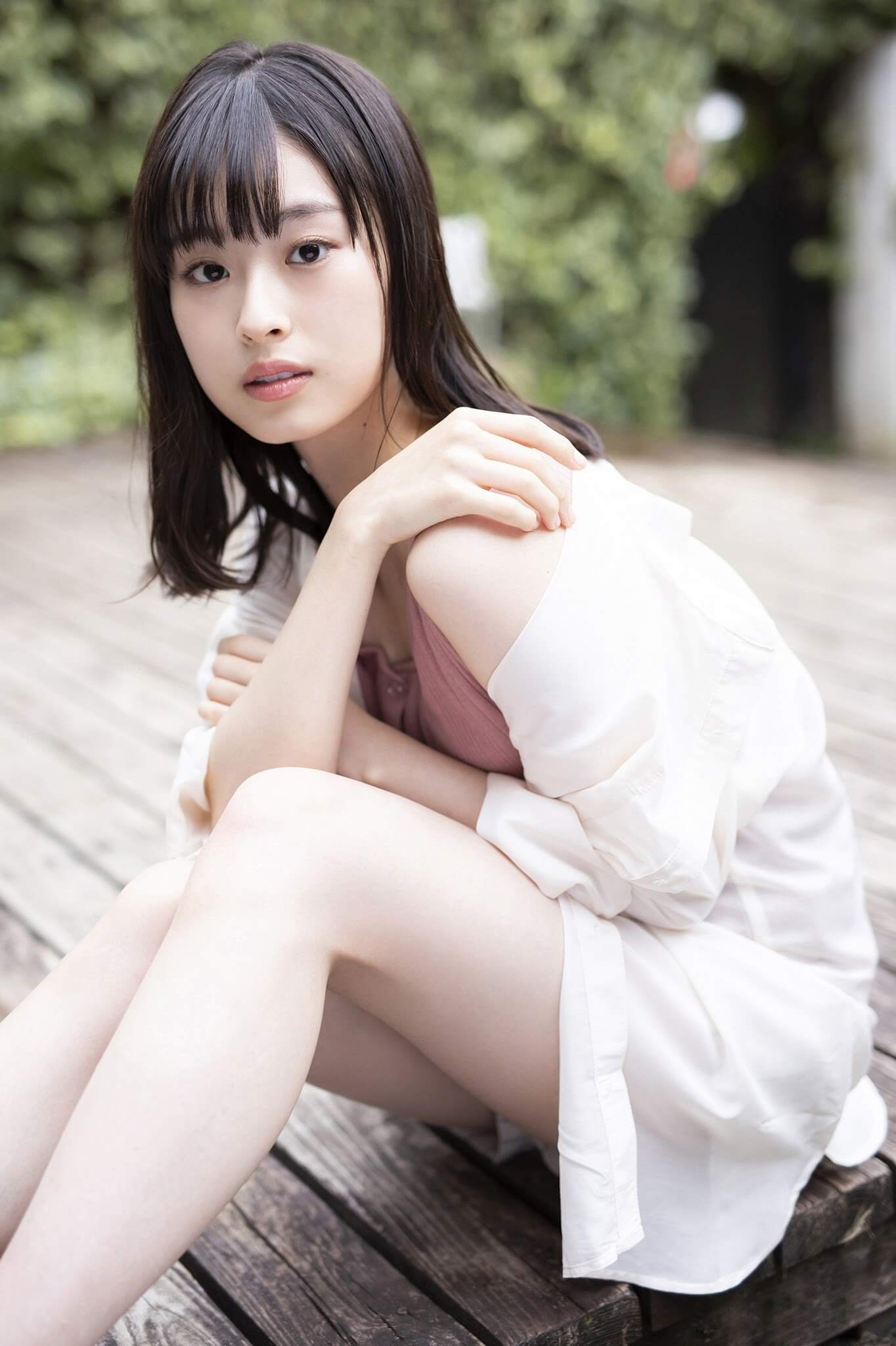 井本彩花 水着グラビア 仮面ライダーリバイスヒロイン 14枚目