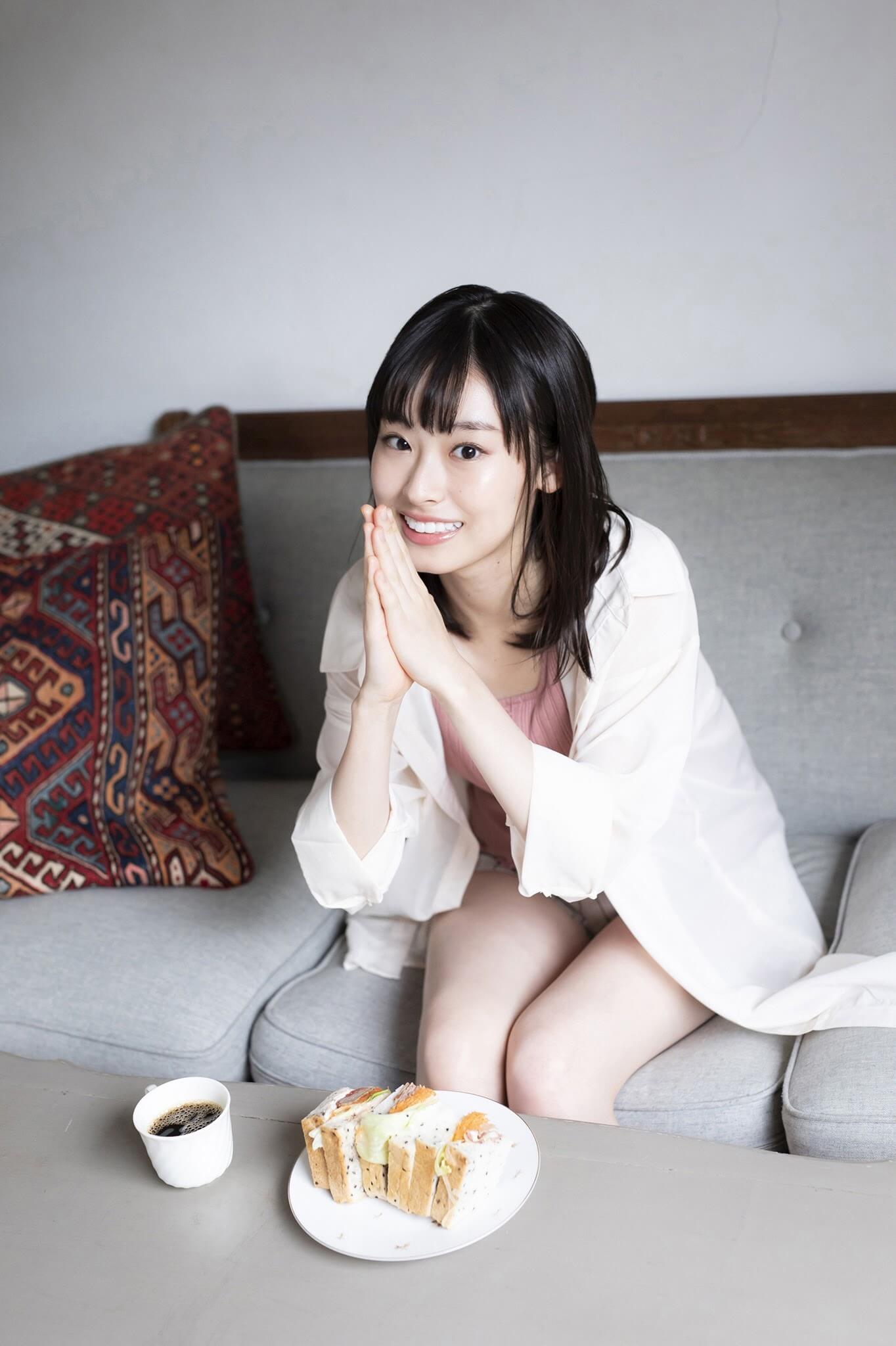 井本彩花 水着グラビア 仮面ライダーリバイスヒロイン 15枚目