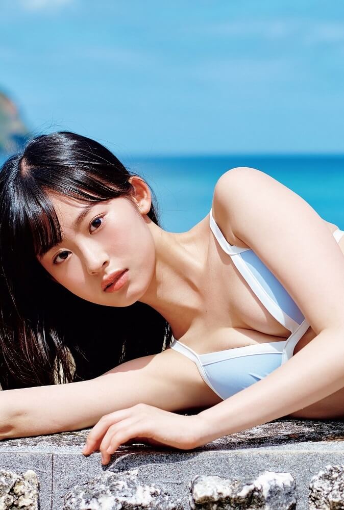 井本彩花 水着グラビア 仮面ライダーリバイスヒロイン 26枚目