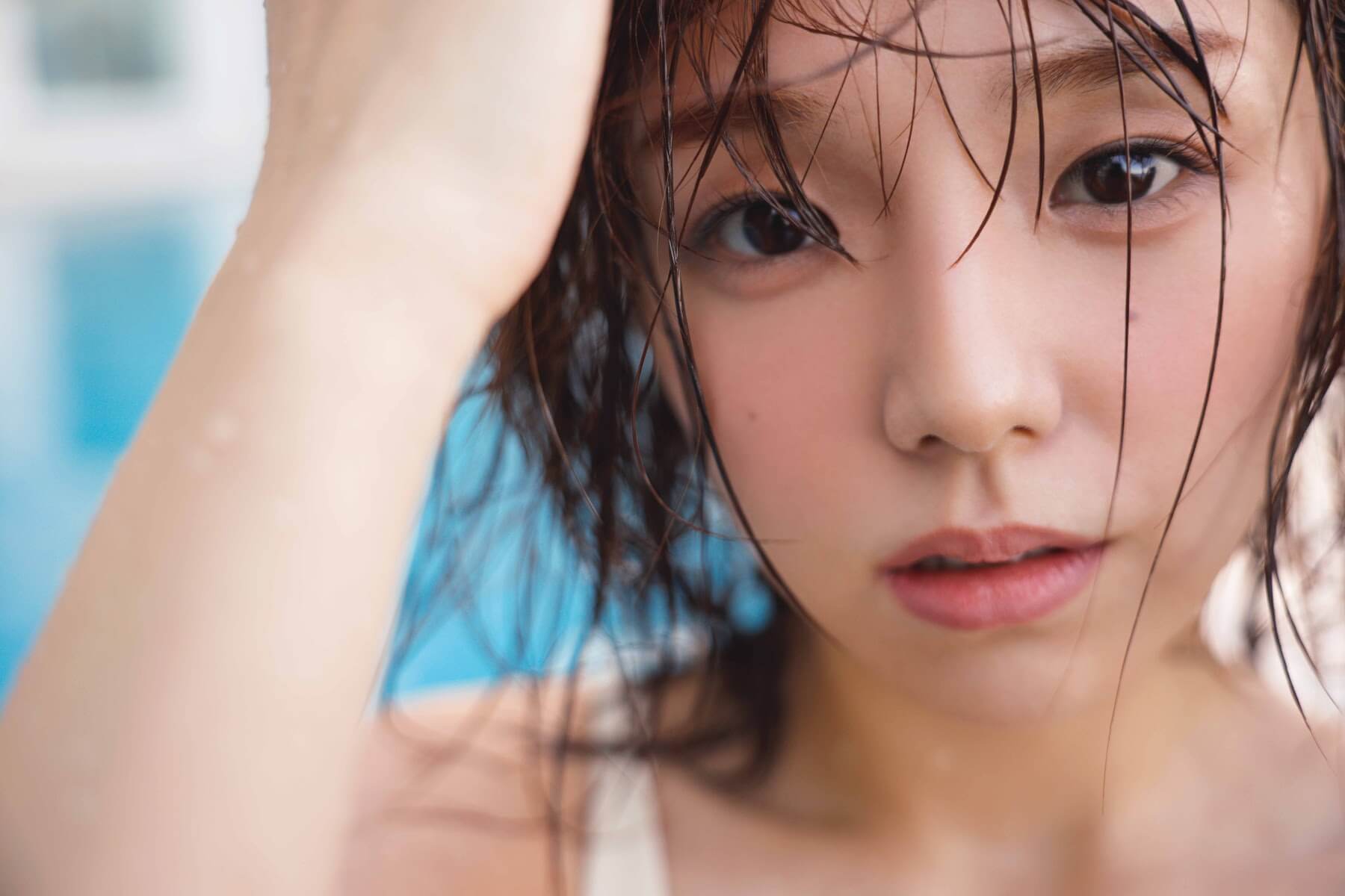 篠崎愛 グラビア界のレジェンドが「王道」をテーマに挑む、 集大成的一冊がここに誕生! 4枚目