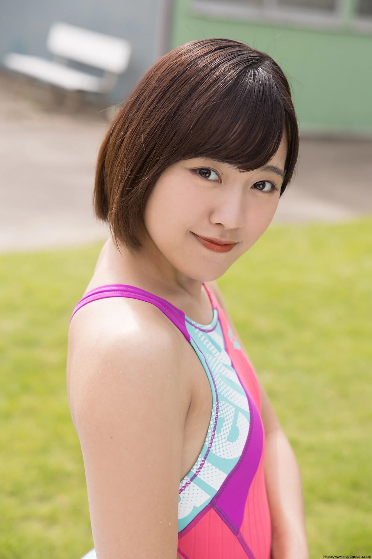 香月杏珠 競泳水着 アリーナ[arena] ピンク 家庭用プール 14枚目