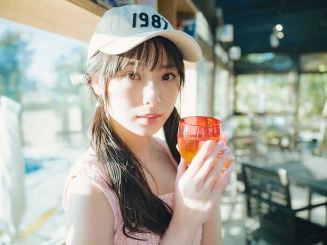 NMB48 梅山恋和 1st写真集から 初水着& ランジェリー!水着 11枚目