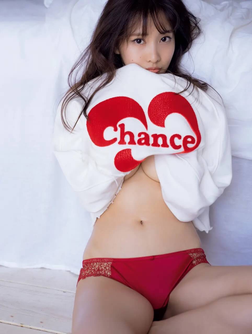 佐野ひなこ 水着グラビア 10周年写真集で魅せたヴィーナス BODY 5枚目
