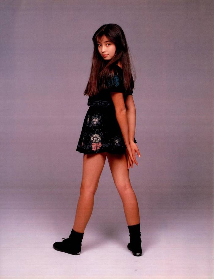 若き日の女優たちの 水着グラビア写真 有森也実 生稲晃子 小川範子 喜多嶋舞 斉藤由貴 沢口靖子 高岡早紀 西田ひかる 西村知美 万里洋子 宮沢りえ 山中すみか 3枚目