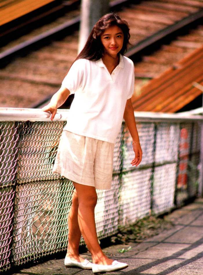 若き日の女優たちの 水着グラビア写真 有森也実 生稲晃子 小川範子 喜多嶋舞 斉藤由貴 沢口靖子 高岡早紀 西田ひかる 西村知美 万里洋子 宮沢りえ 山中すみか 14枚目
