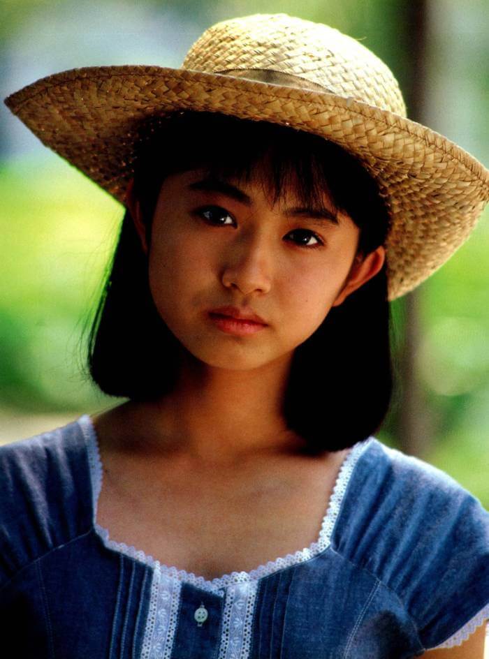若き日の女優たちの 水着グラビア写真 有森也実 生稲晃子 小川範子 喜多嶋舞 斉藤由貴 沢口靖子 高岡早紀 西田ひかる 西村知美 万里洋子 宮沢りえ 山中すみか 17枚目