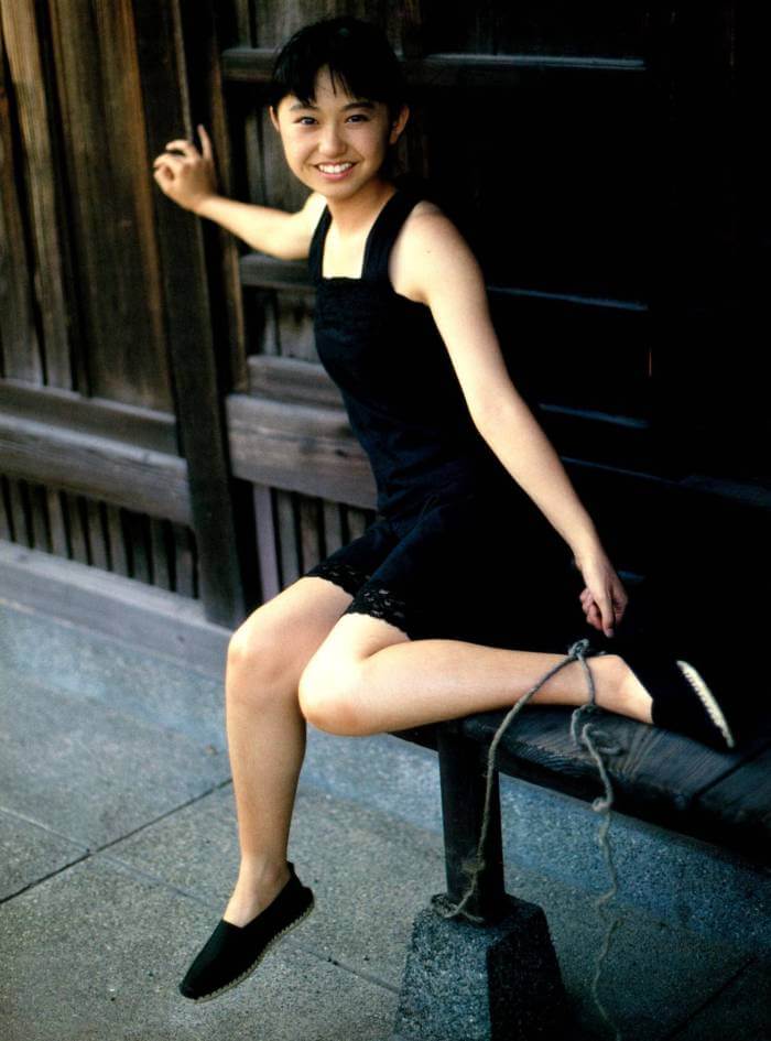 若き日の女優たちの 水着グラビア写真 有森也実 生稲晃子 小川範子 喜多嶋舞 斉藤由貴 沢口靖子 高岡早紀 西田ひかる 西村知美 万里洋子 宮沢りえ 山中すみか 18枚目