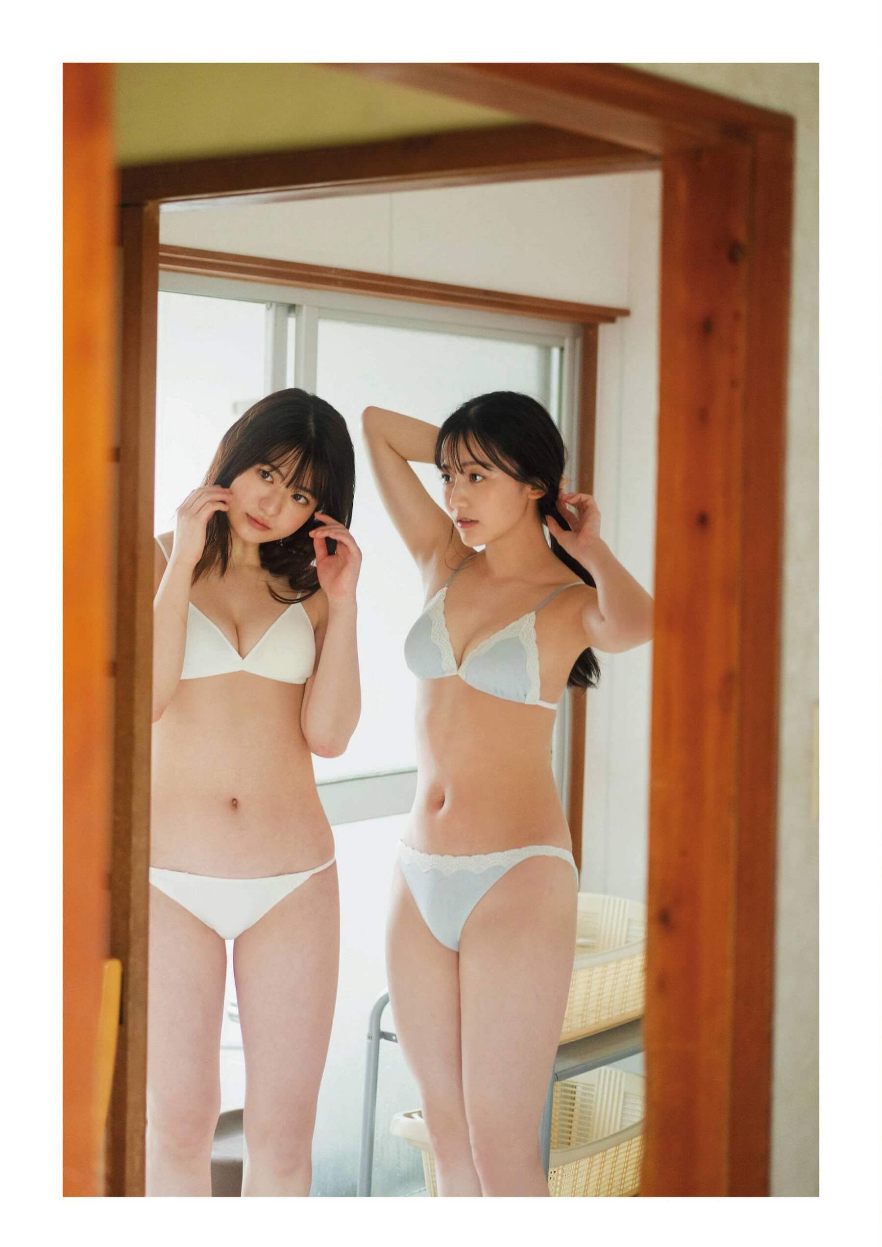山田南実 蓼沼優衣 制服なんて脱いじゃえ! 水着ビキニグラビア 2枚目