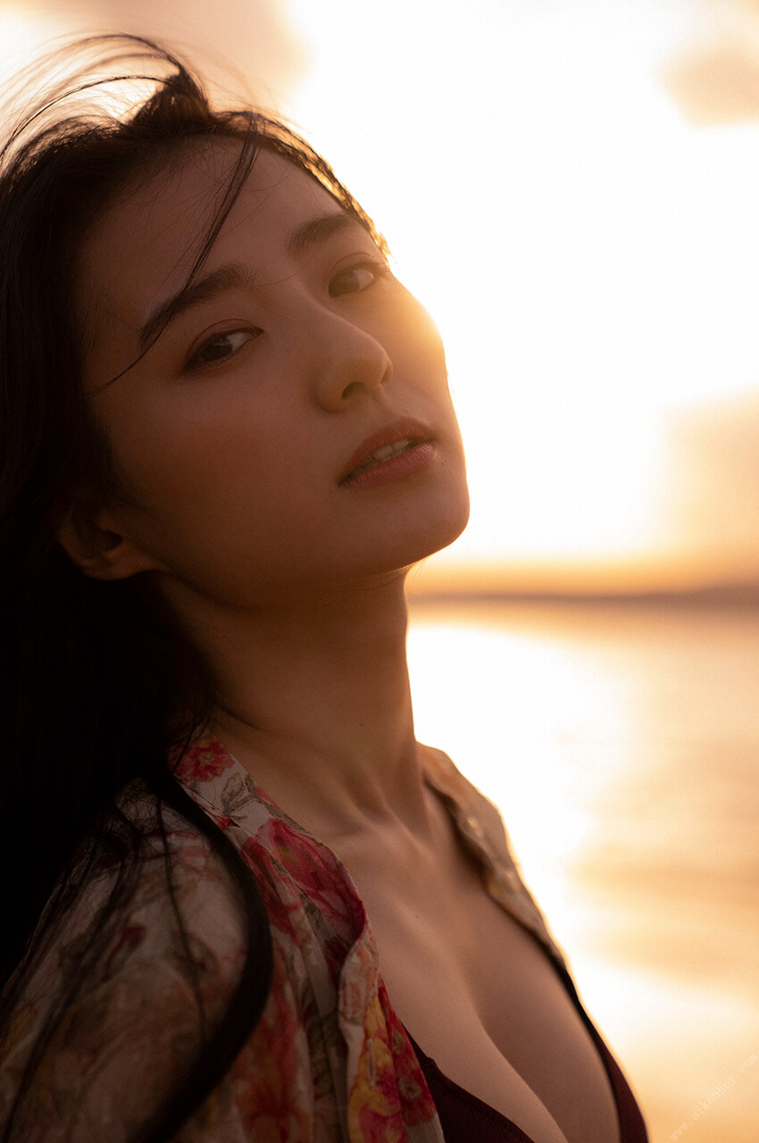 高田里穂 水着グラビア 福岡県出身の27歳 9枚目