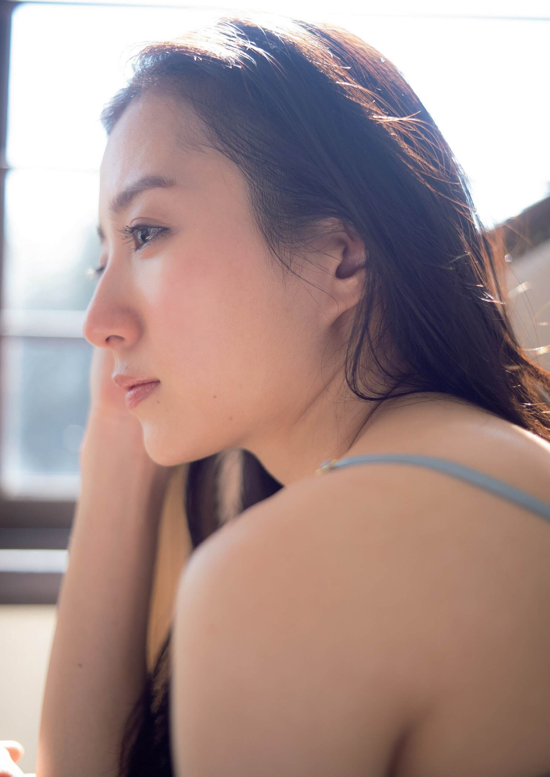 高田里穂 水着グラビア 各方面から熱視線を浴びる中、 突き進む彼女の姿にときめきが止まらない! 1枚目