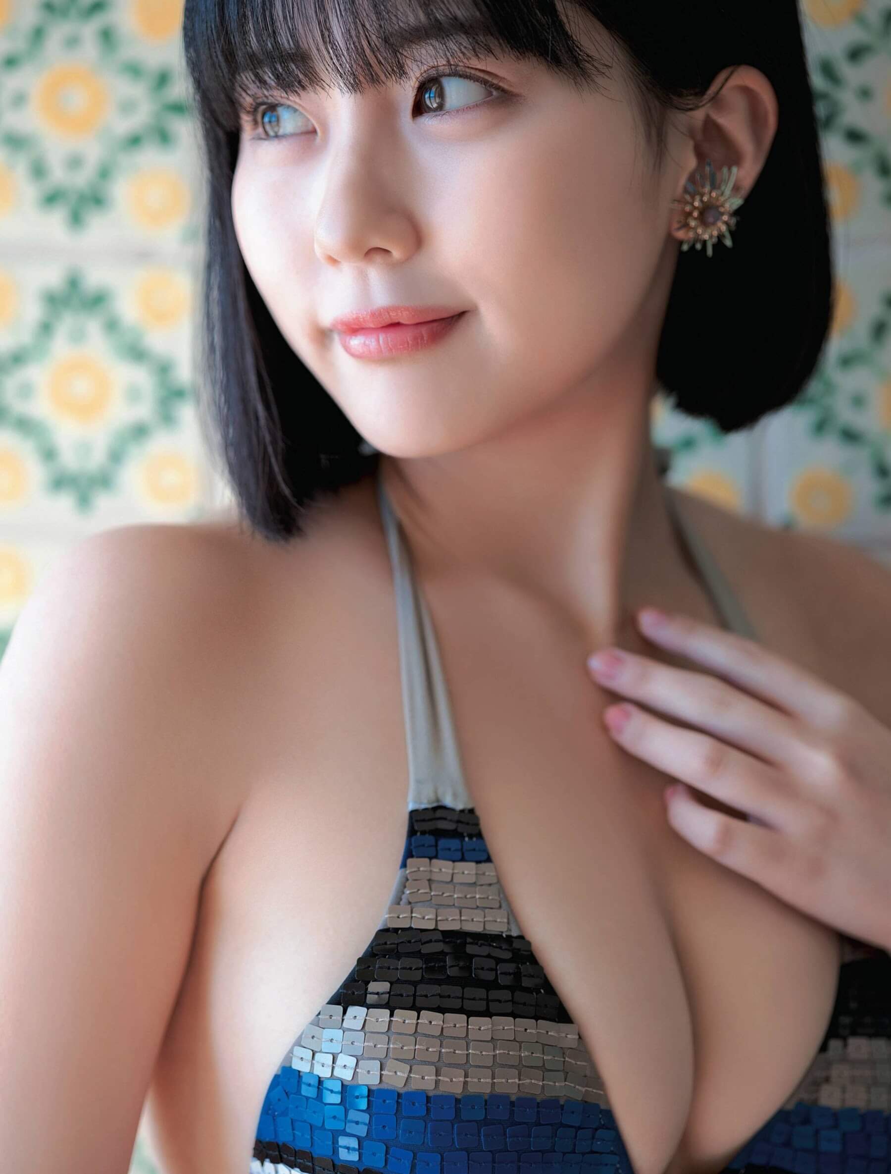 hkt48 田中美久 水着グラビア 「漫画から出てきたような存在感」 5枚目