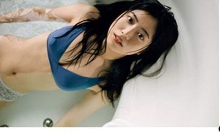 吉田莉桜 水着ビキニグラビア 19歳純情なる新境地 13枚目