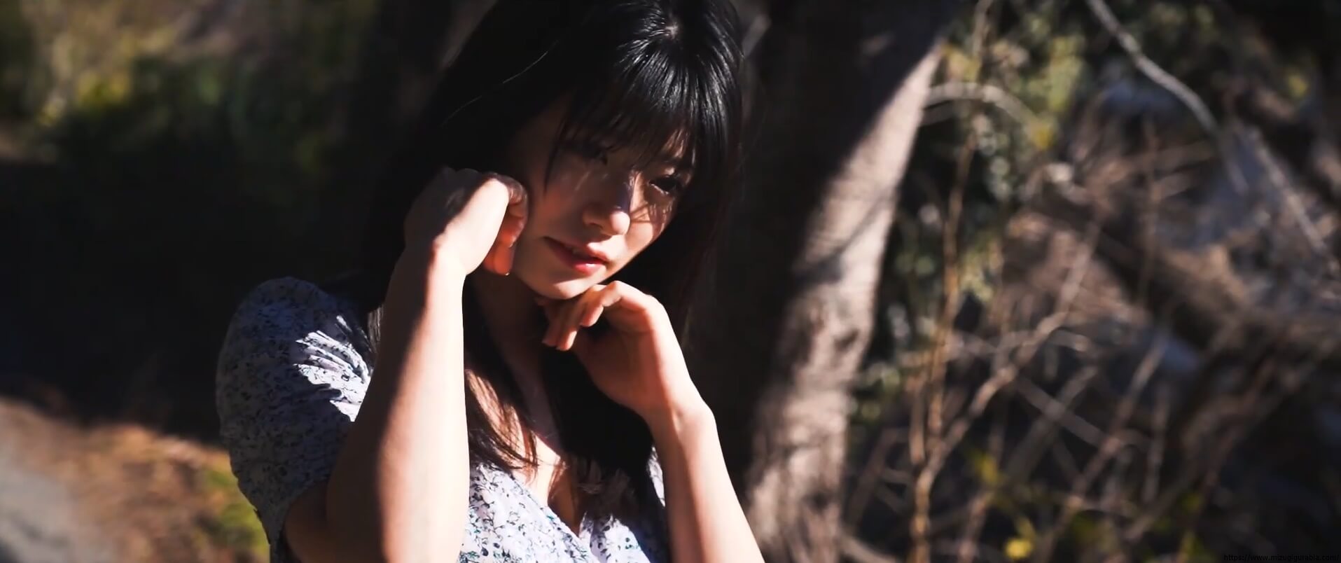 山田かな 水着ビキニグラビア写真集『やみくもシンデレラ』発売 12枚目