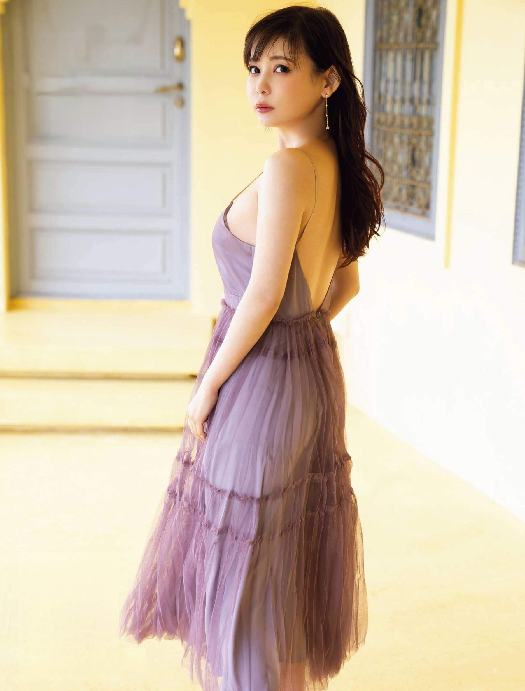 中川翔子 水着ビキニ画像 とことん攻めましたっ!「NGなしで」 9枚目