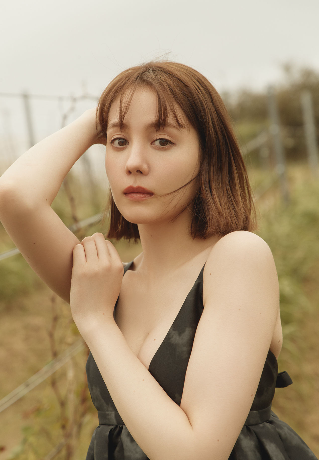 トリンドル玲奈 最新グラビア含む水着画像③ 1枚目