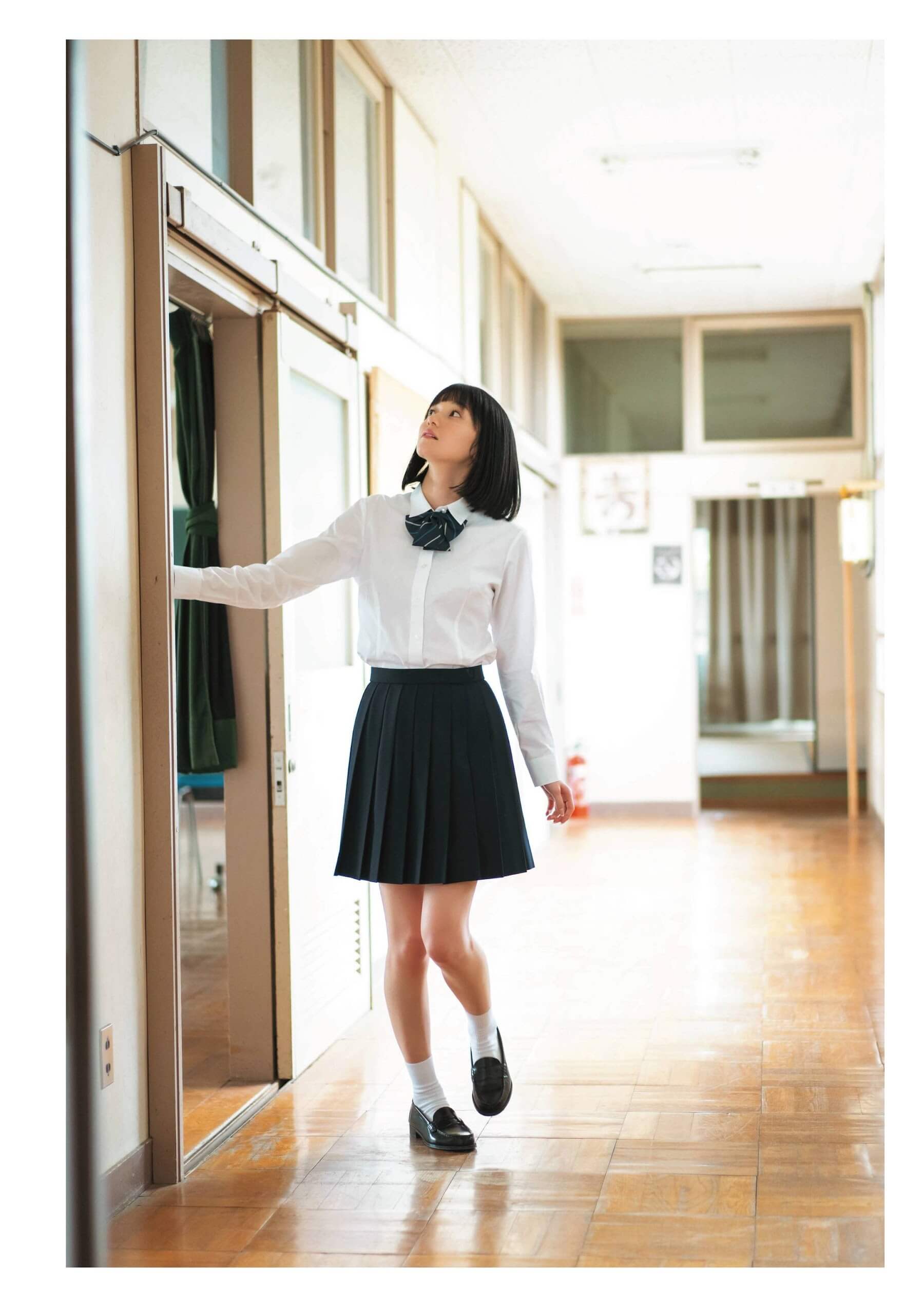 熊澤風花 水着ビキニ画像 金力で青春を取り戻すタイムリープが今始まる 4枚目