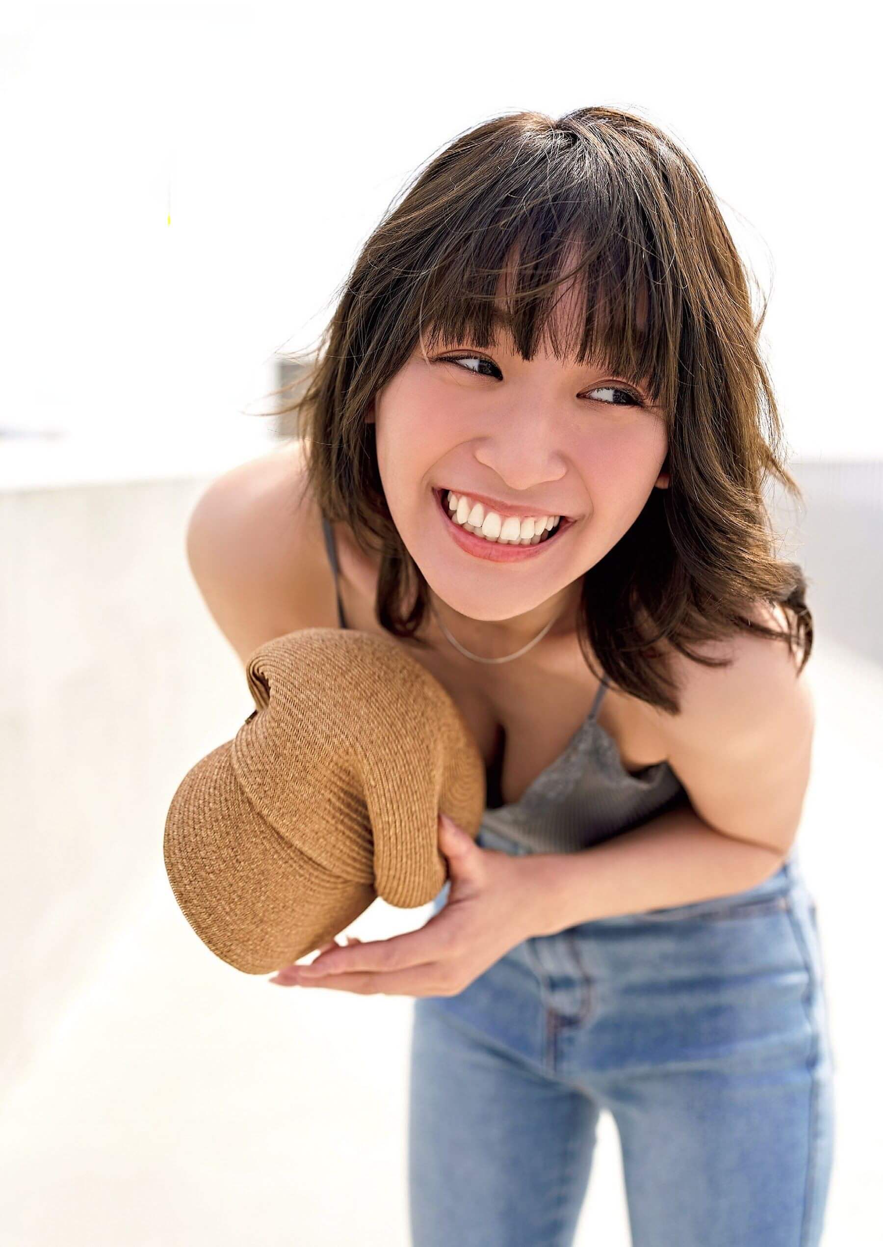 浅川梨奈 約3年ぶりに水着グラビアを解禁し写真集を発売する。 7枚目