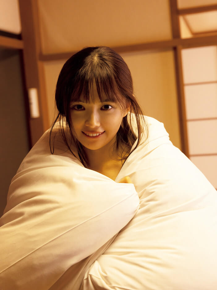 森日菜美 黒水着ビキニ 浴衣 旅館部屋 8枚目