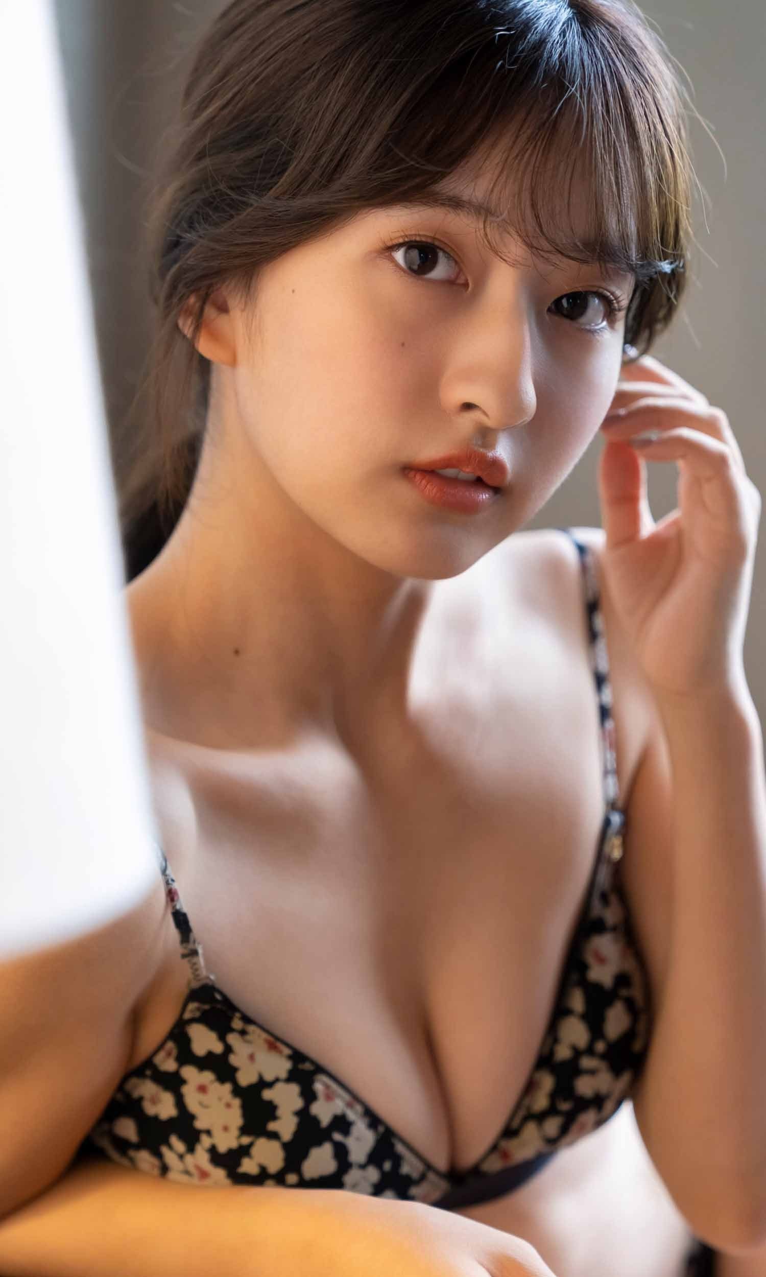斉藤里奈 グラビア水着画像① 13枚目